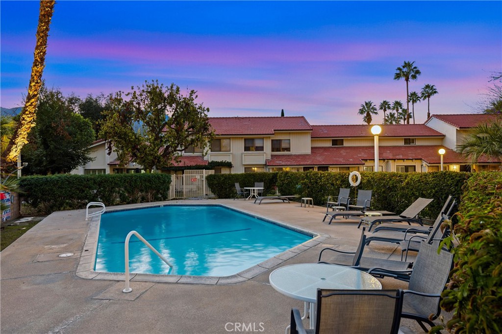 6147 Arroyo Road, Unit 4 Palm Springs, CA 92264 - Photo 25 of 31 Nearby community pool