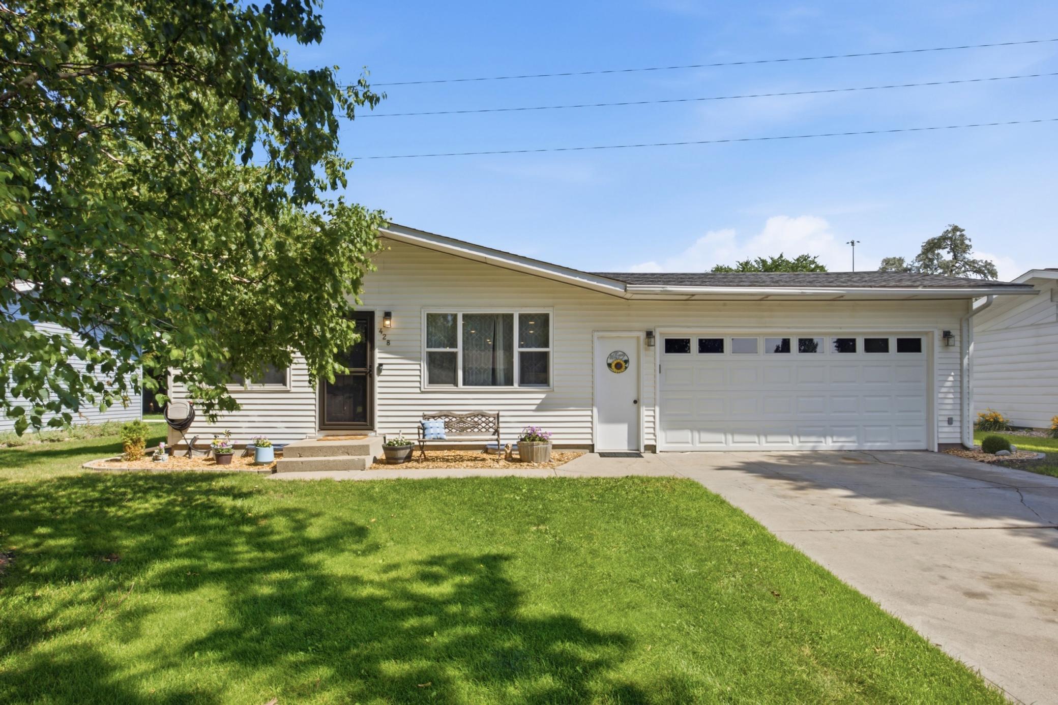 428 Brook Avenue Moorhead, MN 56560 - Photo 1 of 28