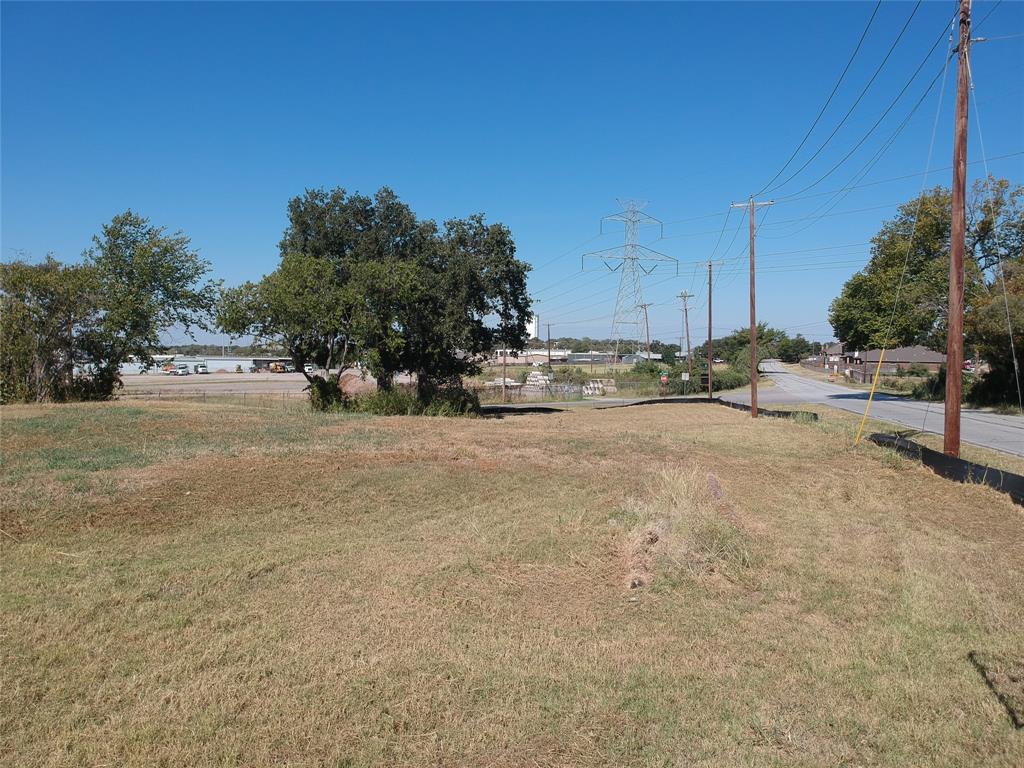 1201 Mansfield Cardinal Road Kennedale, TX 76060 - Photo 2 of 7 a view of backyard of the house