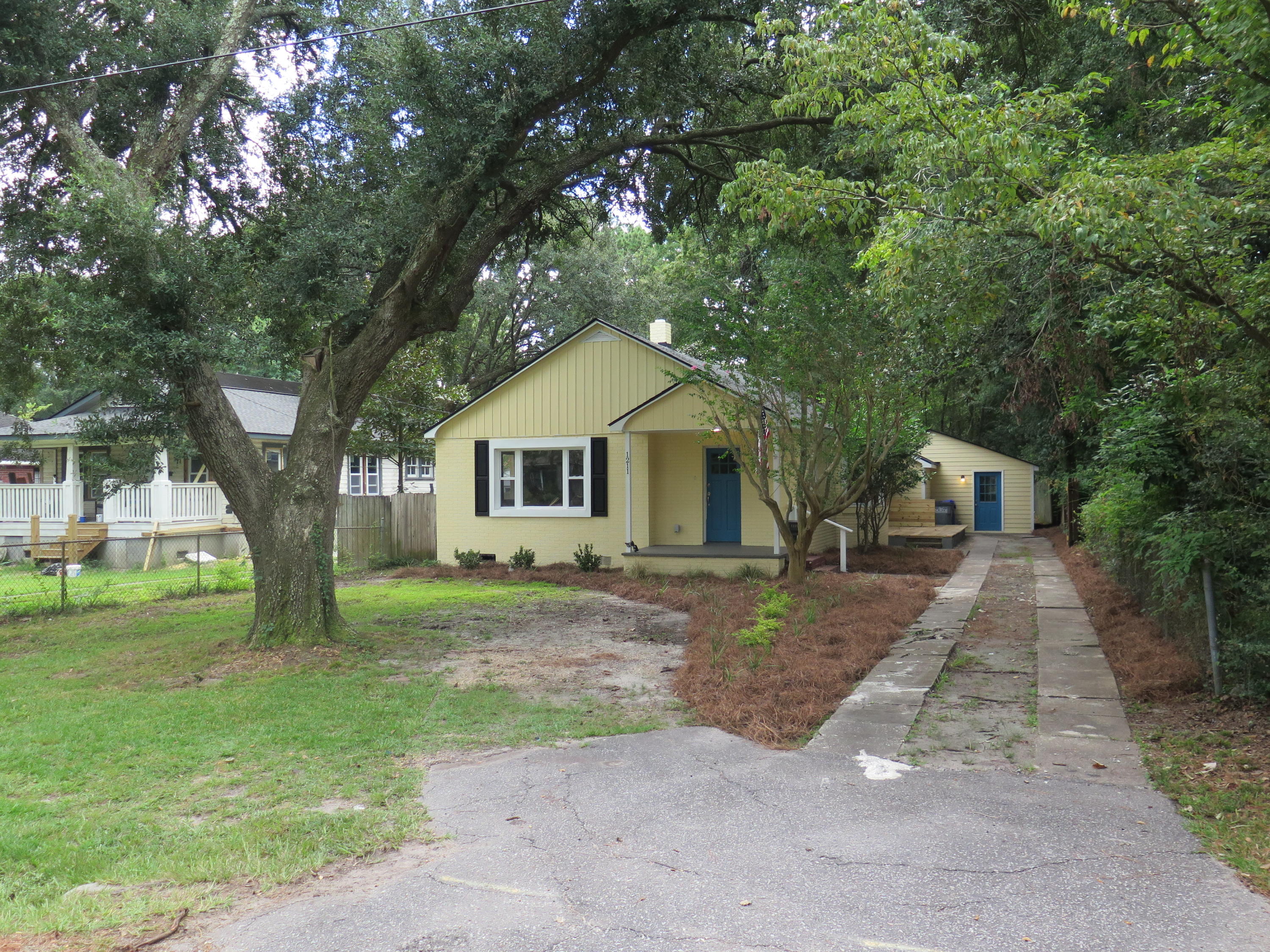 1211 Chesterfield Road North Charleston, SC 29405 - Photo 1 of 36 IMG_2736