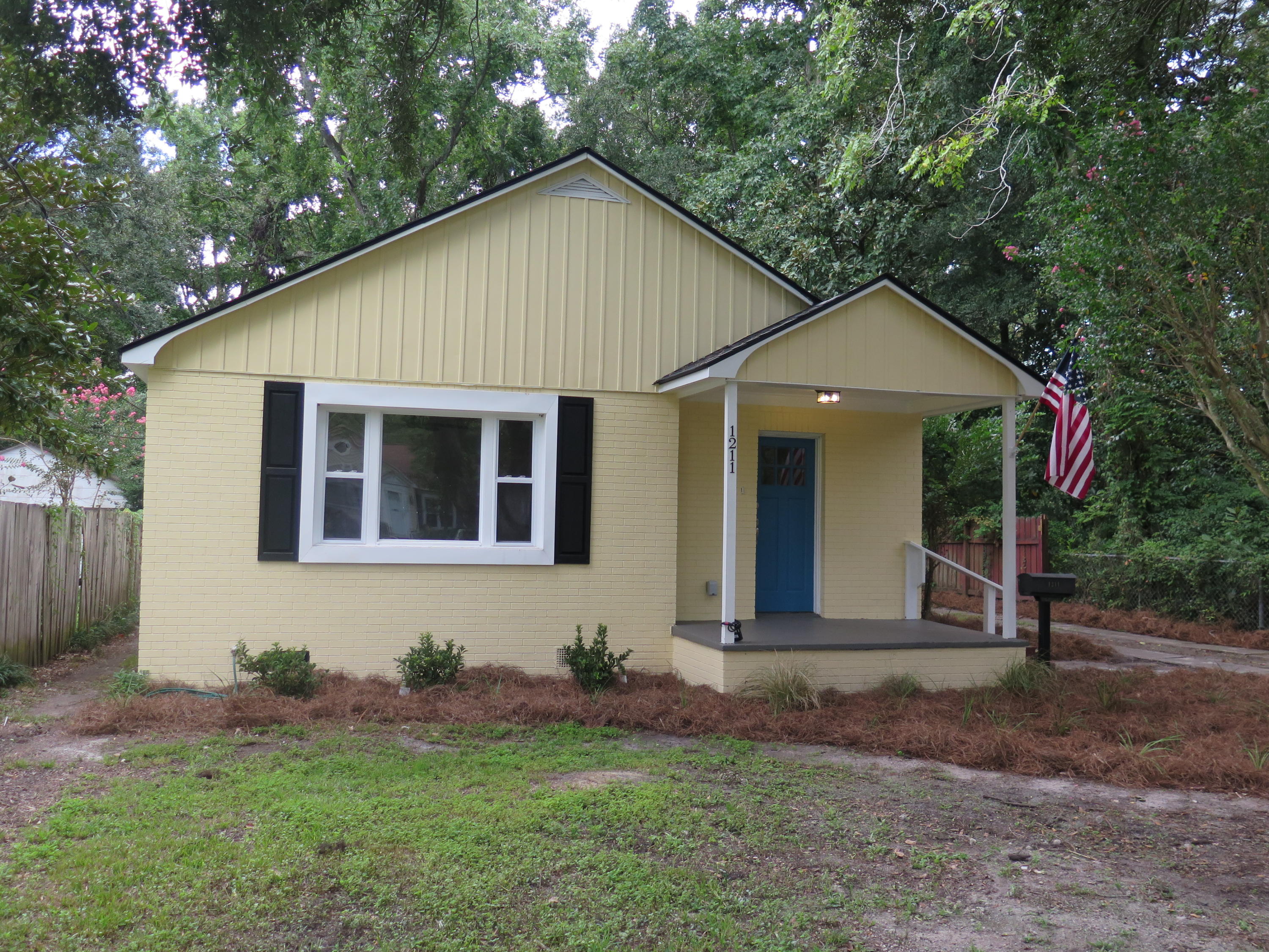 1211 Chesterfield Road North Charleston, SC 29405 - Photo 2 of 36 IMG_2724