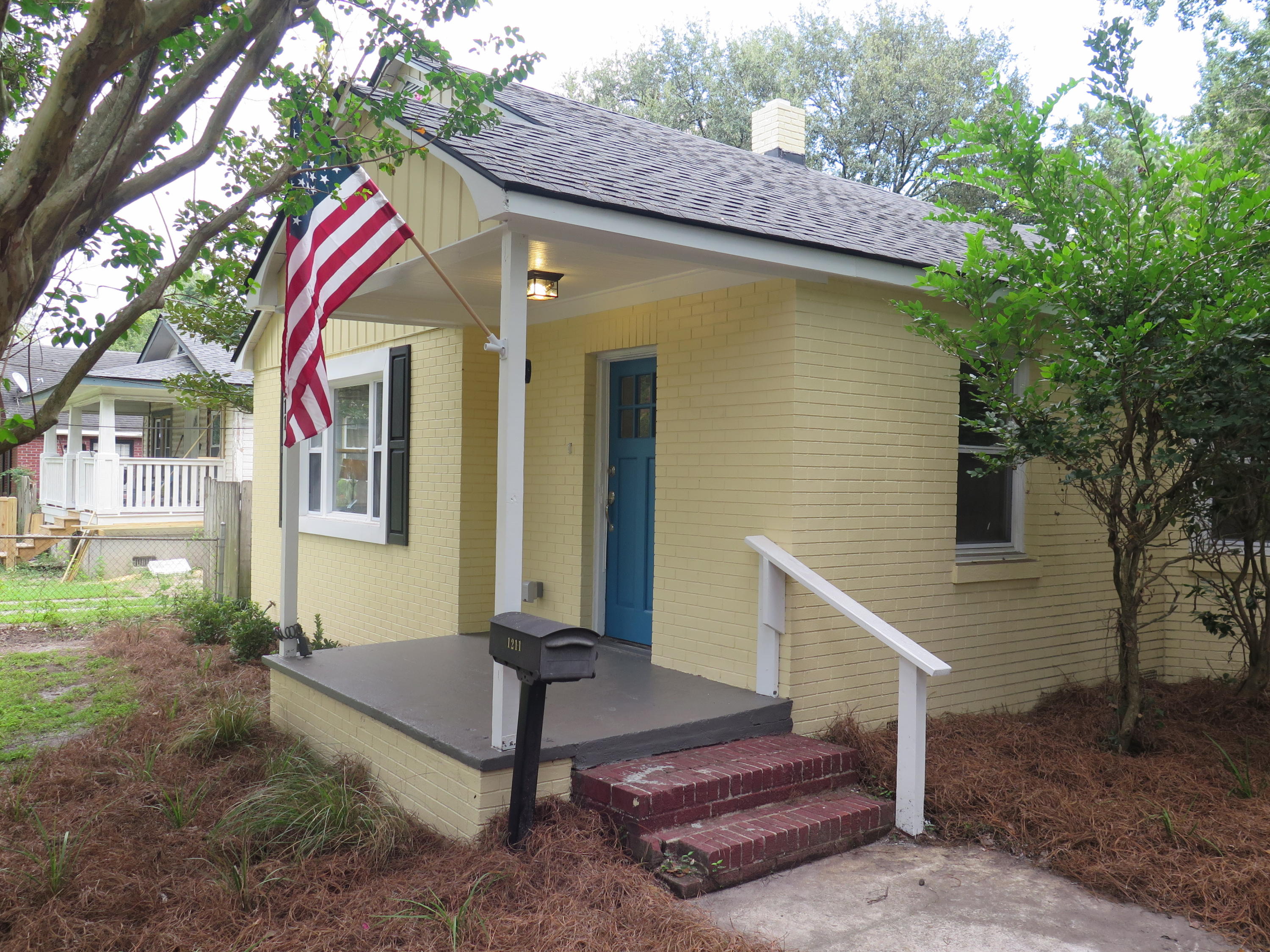 1211 Chesterfield Road North Charleston, SC 29405 - Photo 3 of 36 IMG_2719