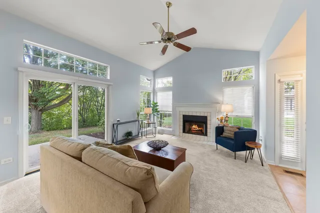 $315,000 | 30-w012 Mayfair Court, Warrenville, IL 60555