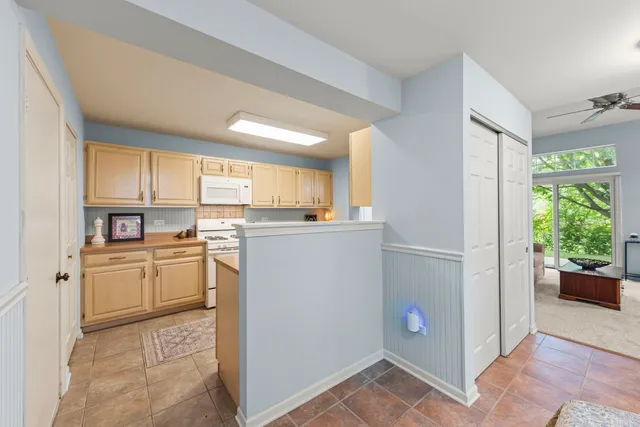 $315,000 | 30-w012 Mayfair Court, Warrenville, IL 60555