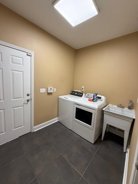 2069 County Highway 83A East Freeport, FL 32439 - Photo 9 of 26 a utility room with dryer and washer