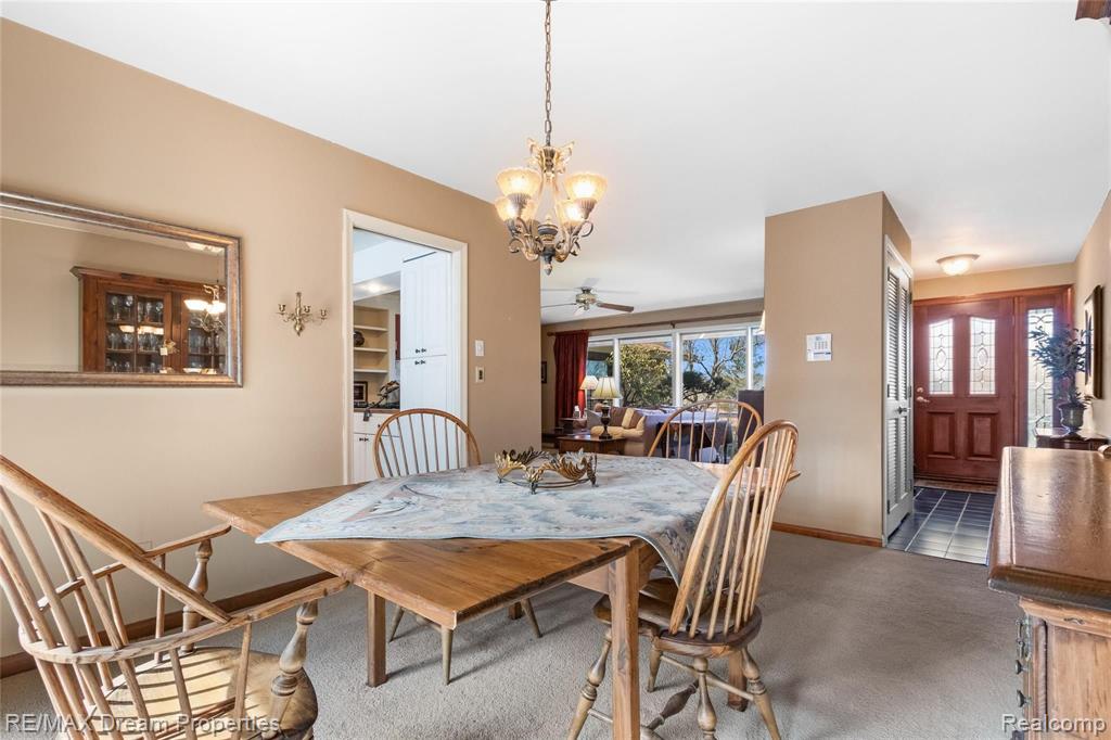 33477 Quaker Valley Road Farmington Hills, MI 48331 - Photo 13 of 23