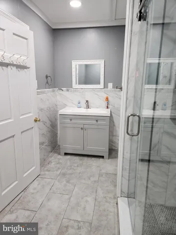 $1,800 | 210 White Horse Pike, Oaklyn, NJ 08107