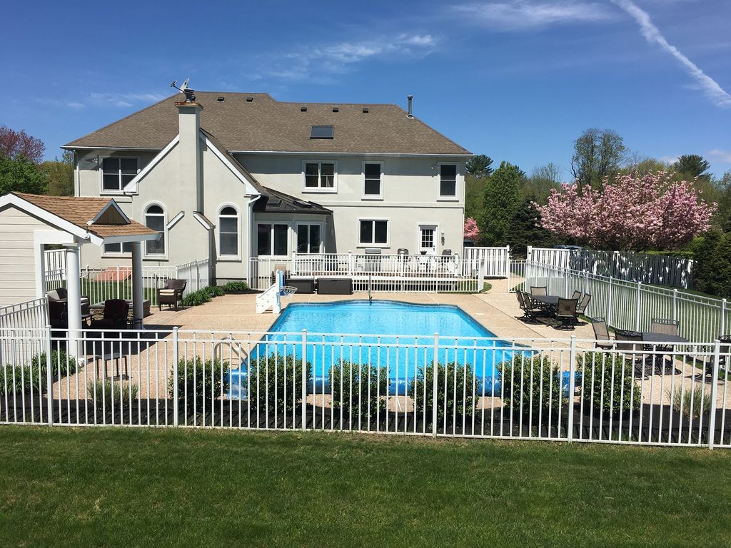 50 Thoreau Road Canton, MA 02021 - Photo 2 of 30 Gallery Image 2