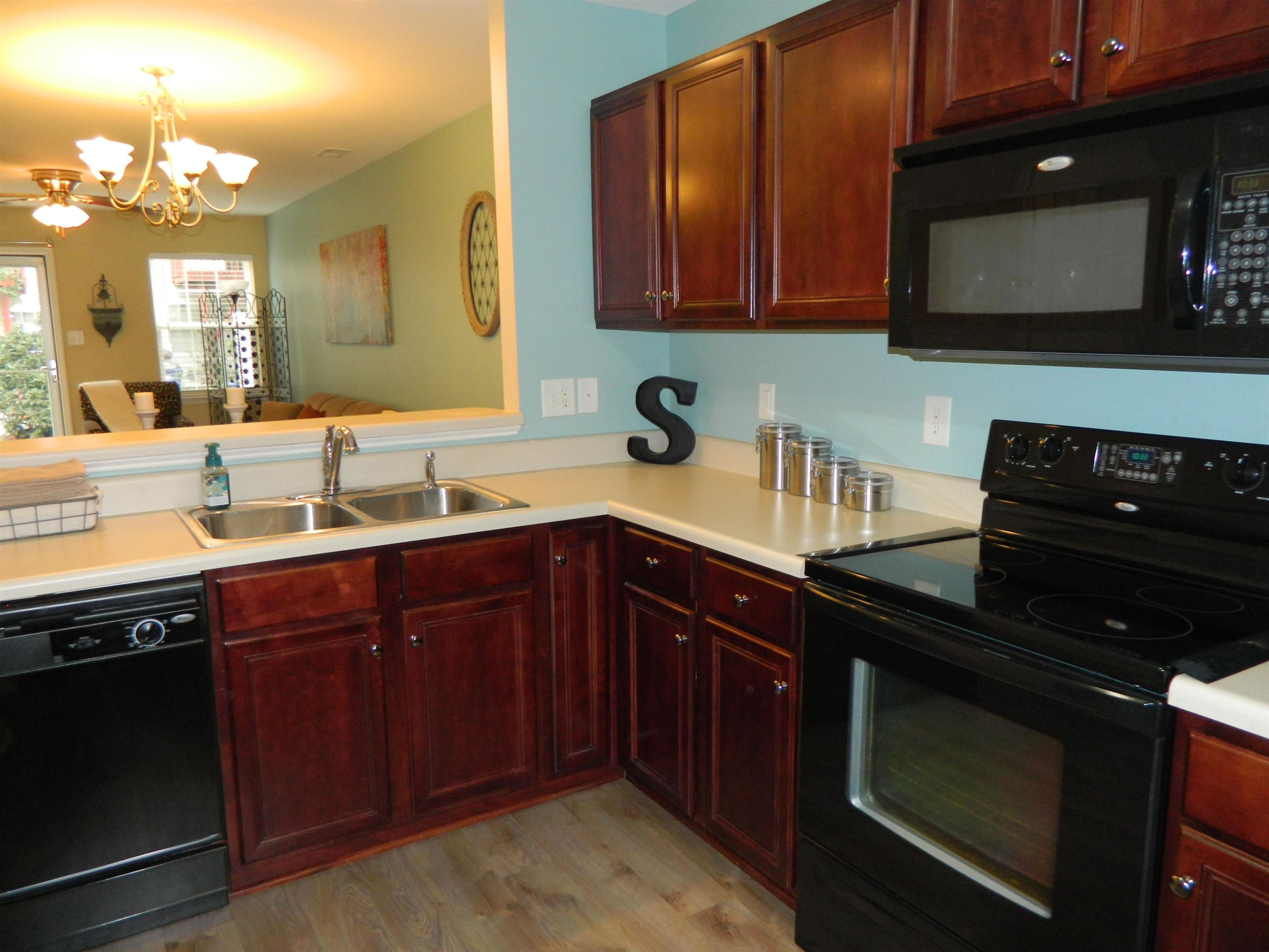 5108 Thornton Knoll Way Raleigh, NC 27616 - Photo 10 of 42 Kitchen/Breakfast Bar