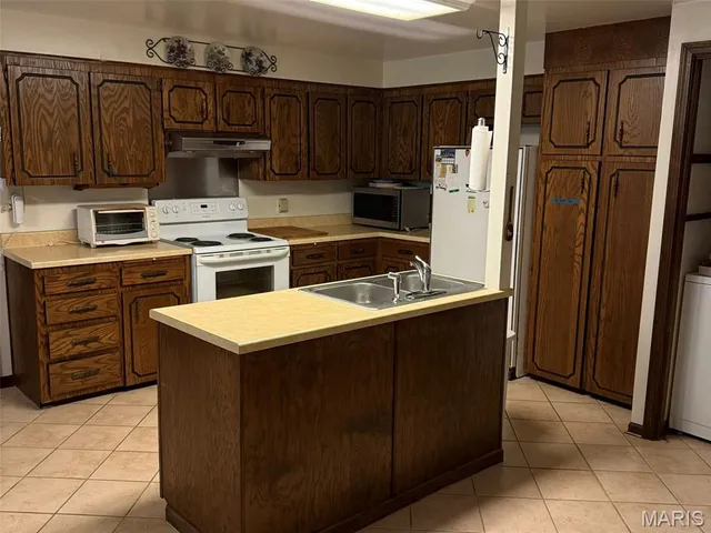 $650,000 | 111 Hwy Bb, Iberia, MO 65486