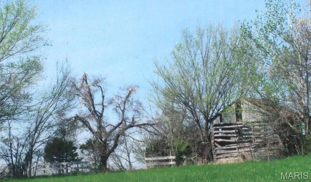 $650,000 | 111 Hwy Bb, Iberia, MO 65486