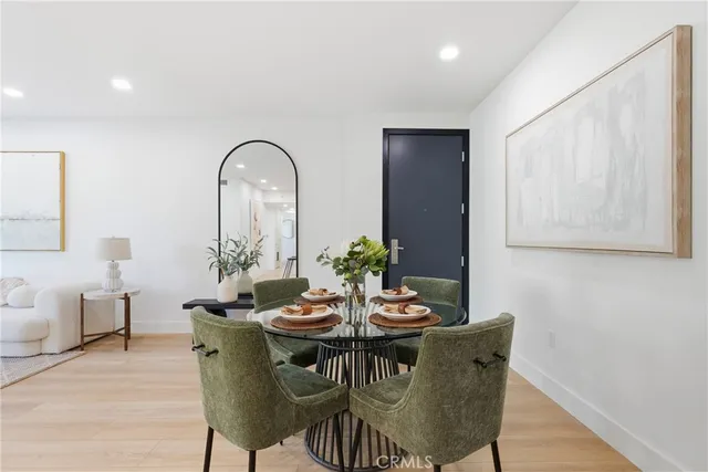 $5,195 | 12078 Guerin Street, Unit 201, Studio City, CA 91604