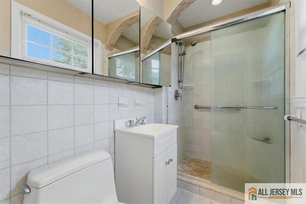 46 Lynnwood Road Edison, NJ 08820 - Photo 40 of 61