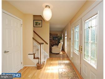 411 Timber Circle Wayne, PA 19087 - Photo 2 of 12 Foyer