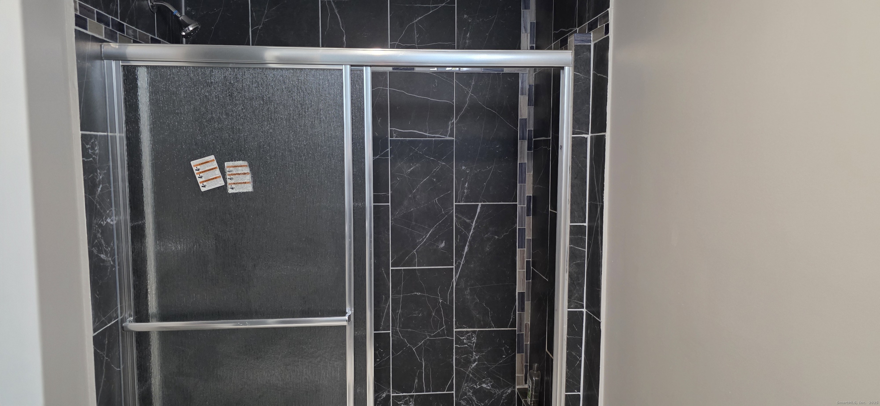 47 Williams Street Hartford, CT 06120 - Photo 6 of 18 a close view of shower