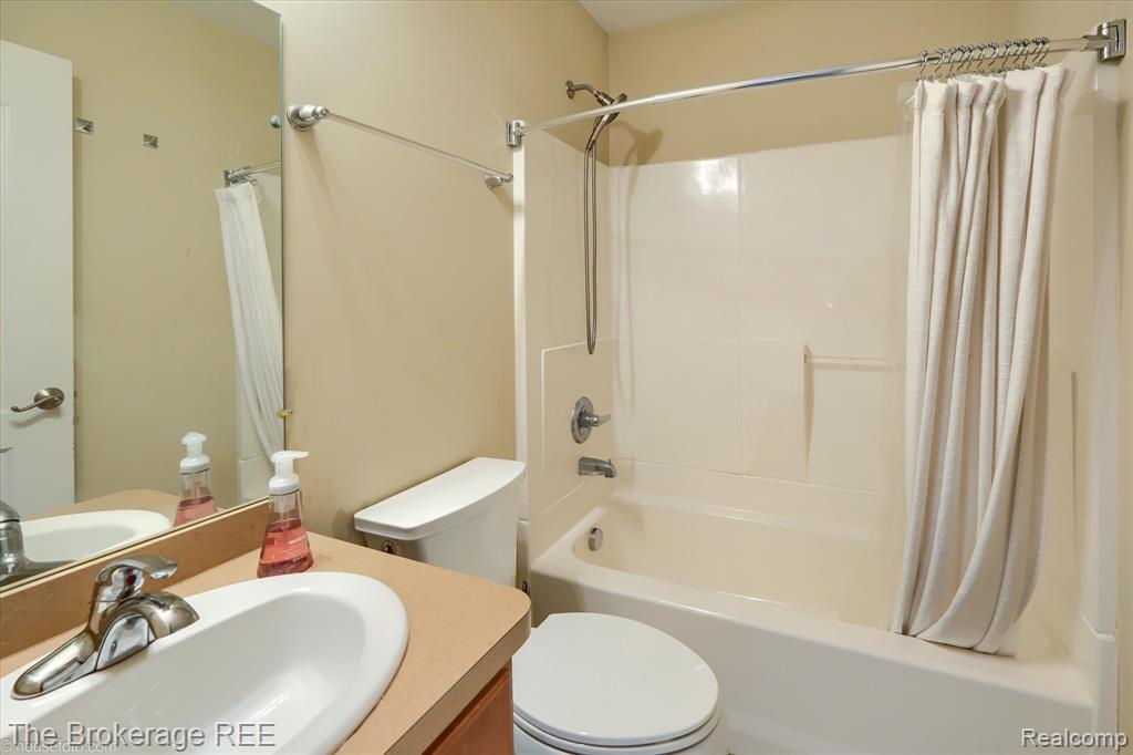 2880 Kipling Avenue Berkley, MI 48072 - Photo 32 of 49