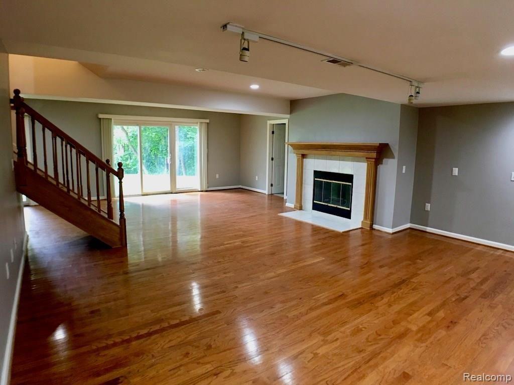 2245 Addaleen Road Highland, MI 48357 - Photo 35 of 50 37-FamilyRm.jpg