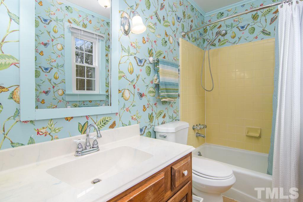 6100 Ivy Ridge Road Raleigh, NC 27612 - Photo 20 of 23 2nd floor bath
