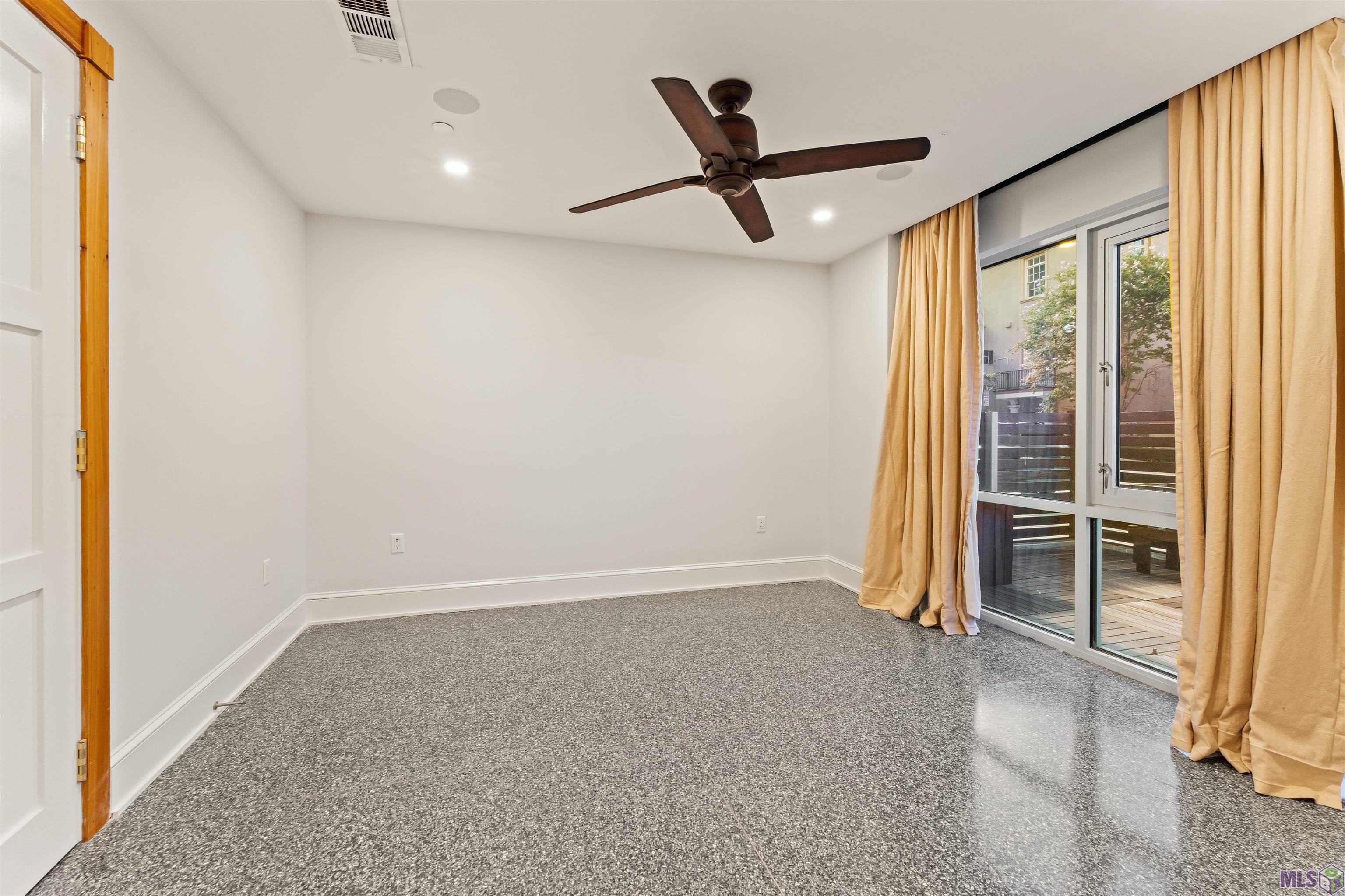 131 Main Street Baton Rouge, LA 70802 - Photo 14 of 43 fiirst floor guest bedroom