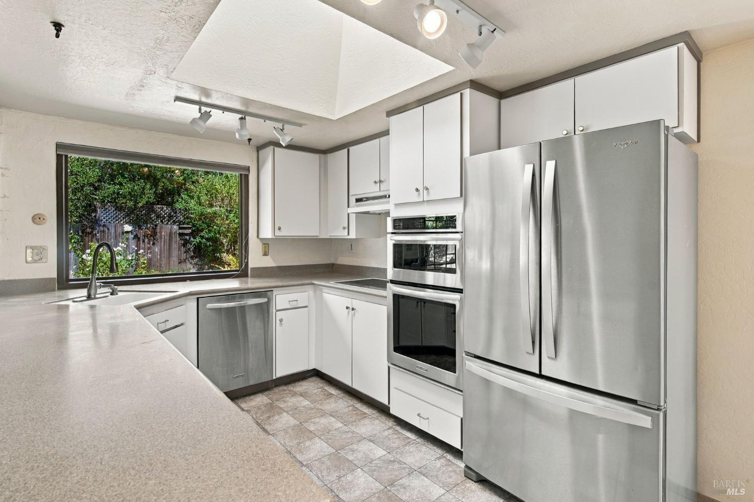 59 Mt Muir Court San Rafael, CA 94903 - Photo 12 of 50 Gallery Image 12