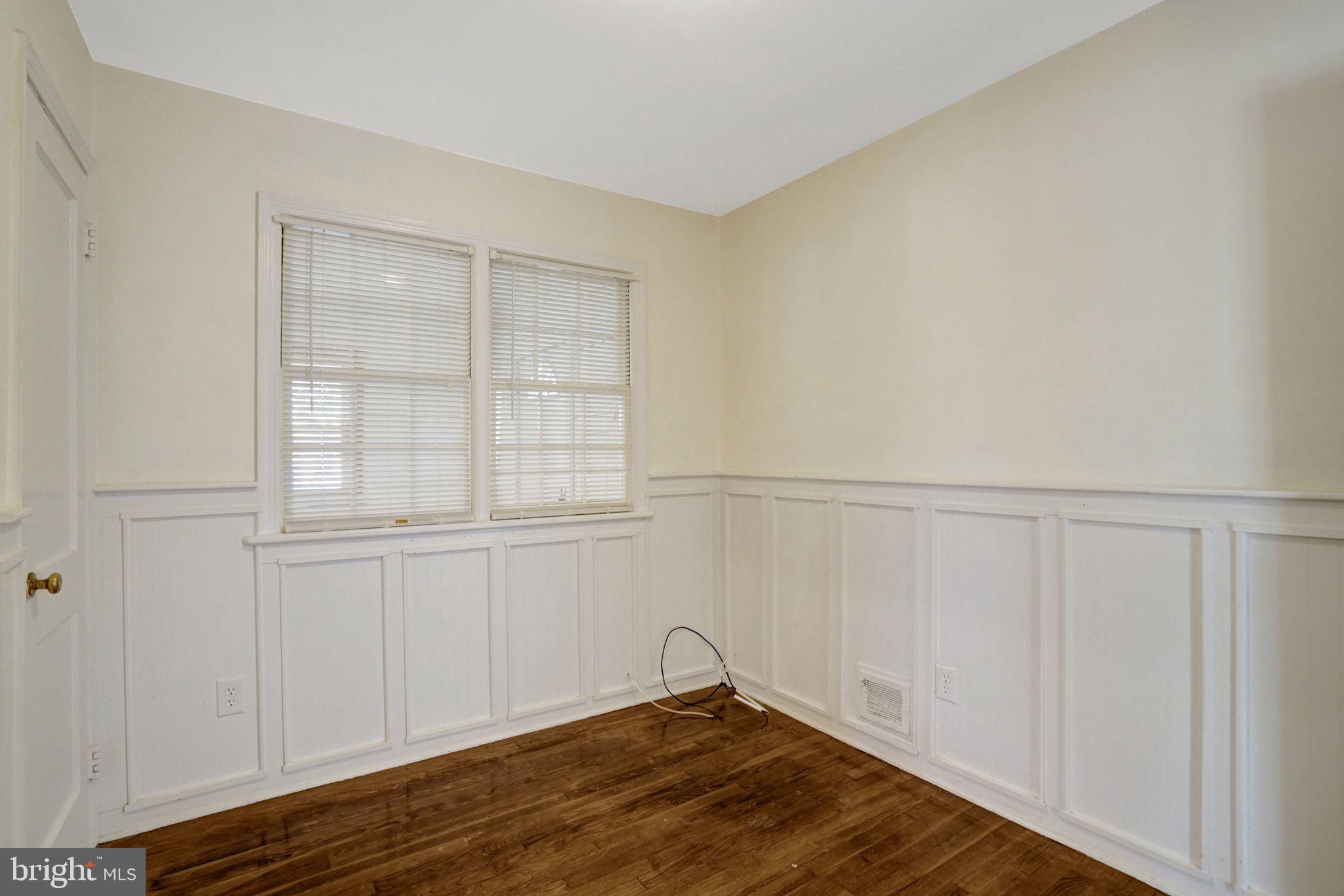 8015 New Market Road Alexandria, VA 22308 - Photo 16 of 41 Dining room