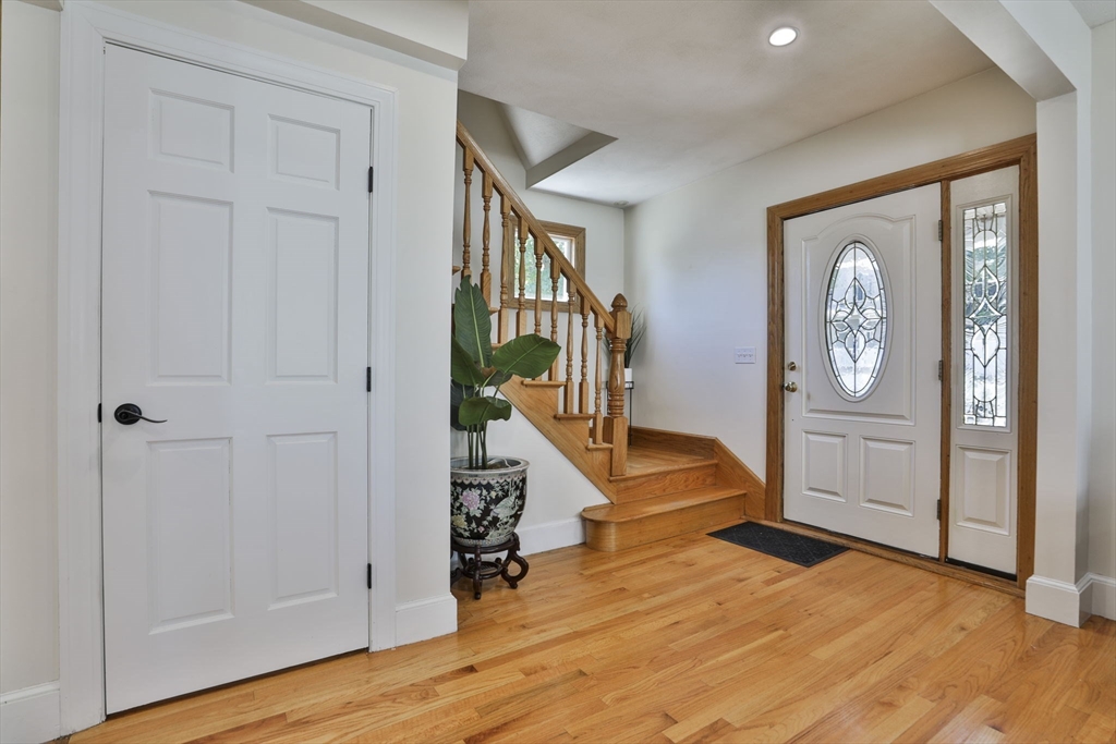 16 Endicott Street Saugus, MA 01906 - Photo 3 of 42