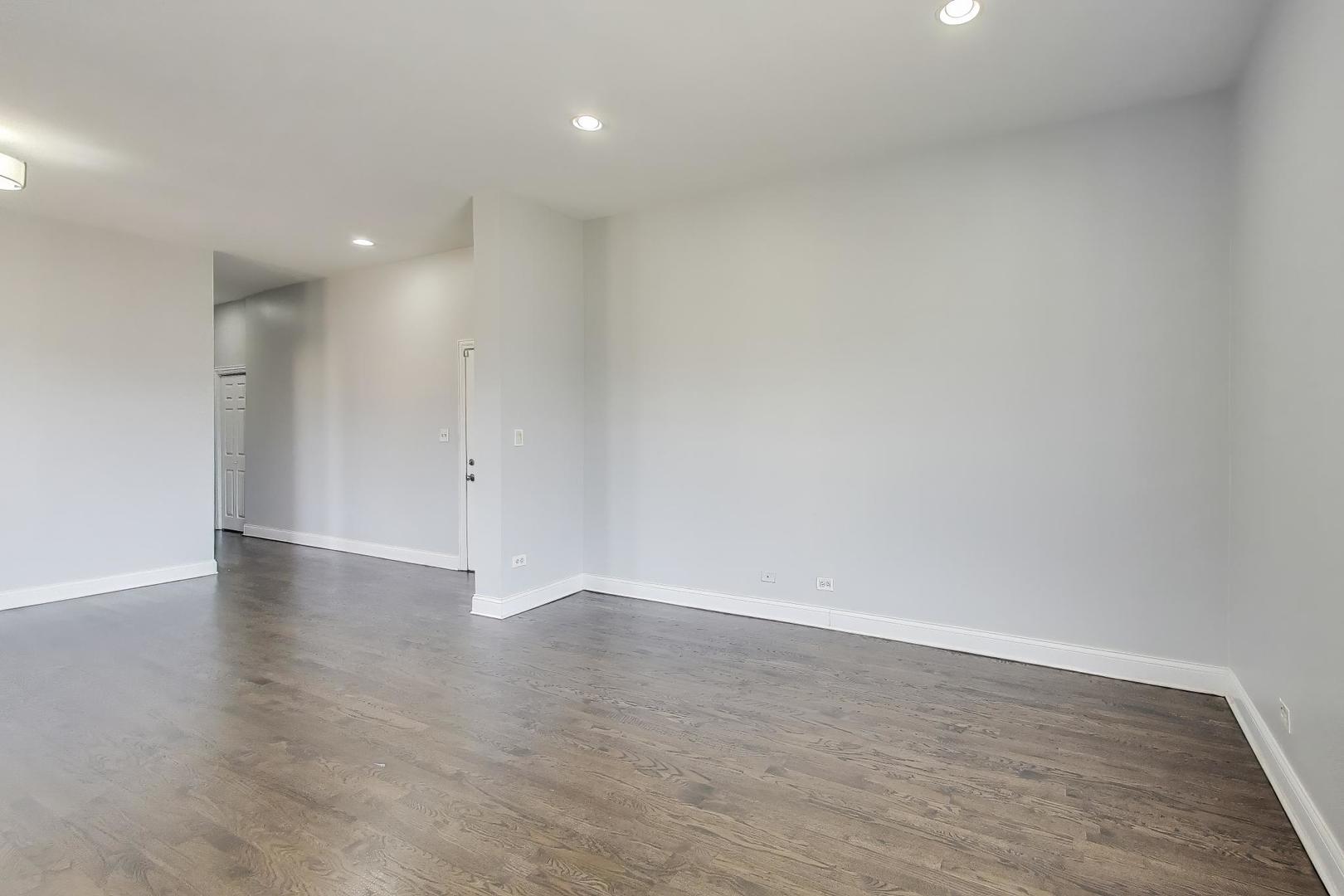 313 East 60th Street, Unit 1 Chicago, IL 60637 - Photo 11 of 49