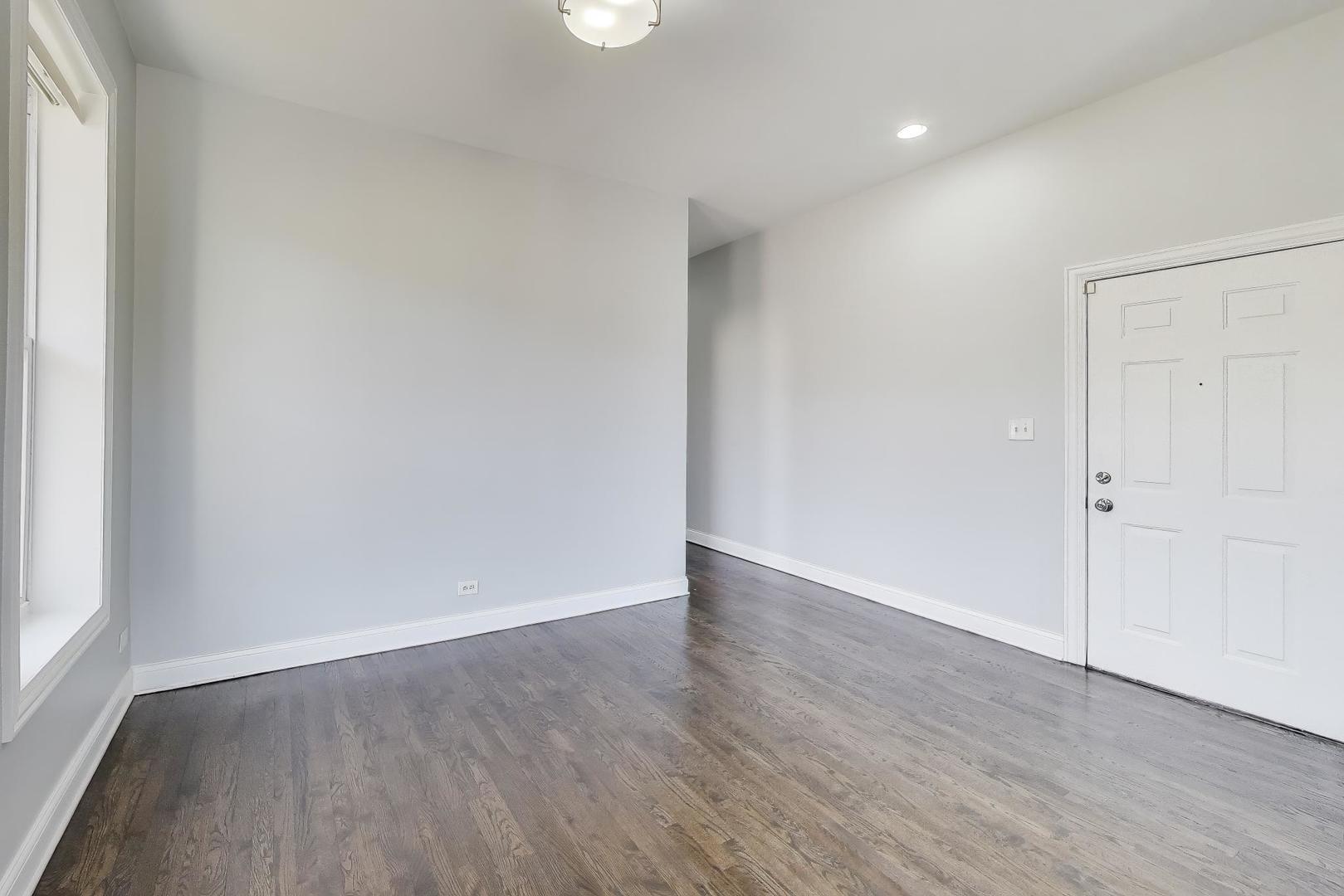 313 East 60th Street, Unit 1 Chicago, IL 60637 - Photo 12 of 49