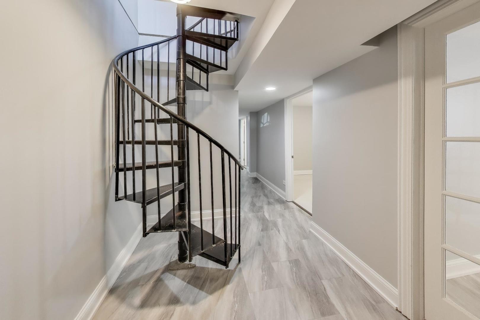 313 East 60th Street, Unit 1 Chicago, IL 60637 - Photo 25 of 49