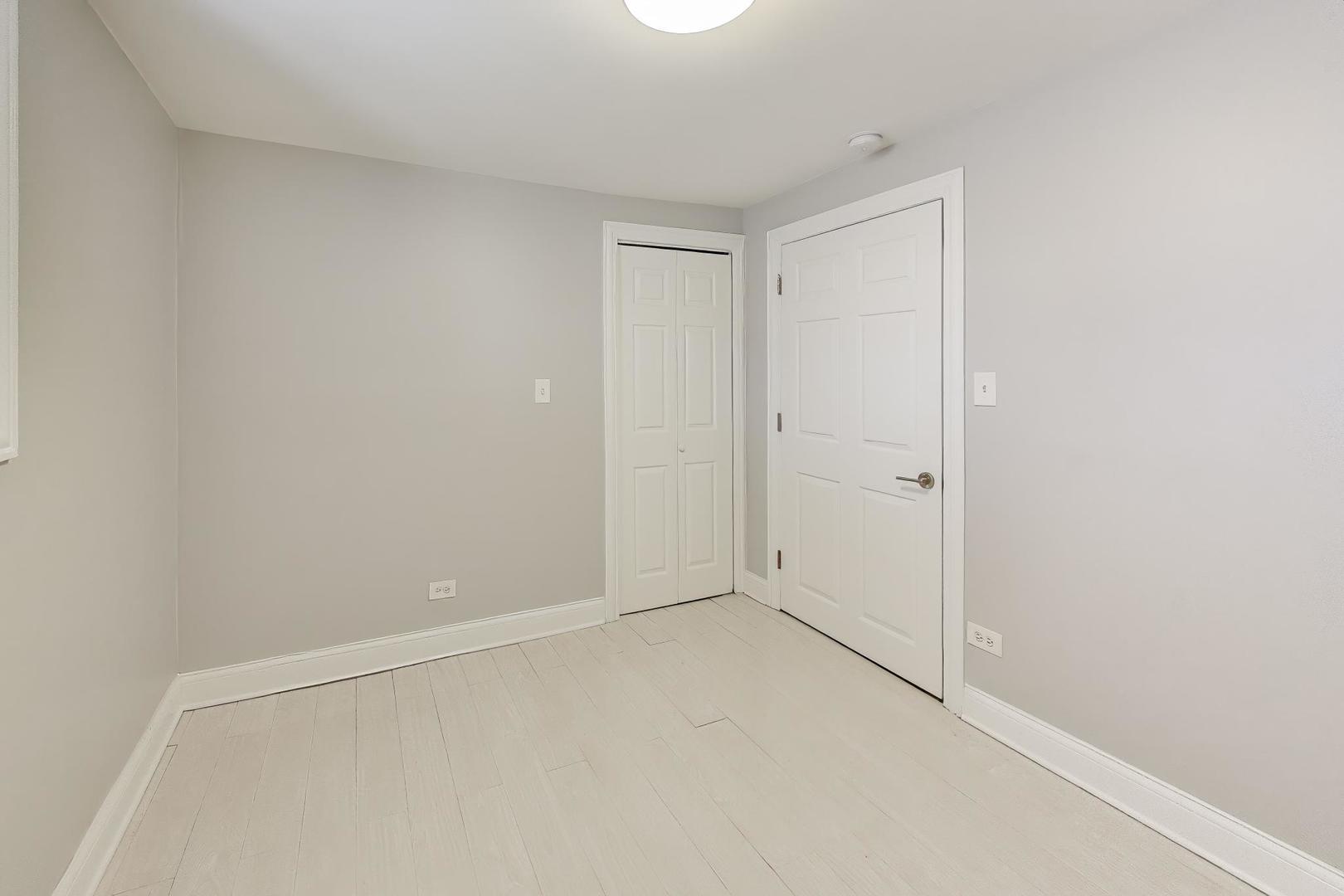 313 East 60th Street, Unit 1 Chicago, IL 60637 - Photo 40 of 49