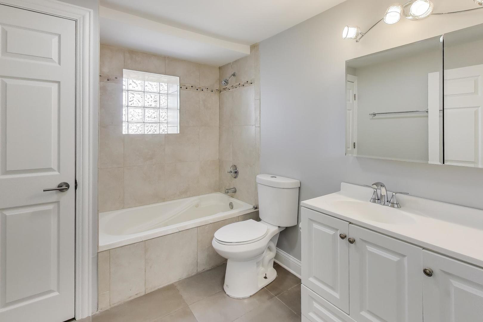 313 East 60th Street, Unit 1 Chicago, IL 60637 - Photo 41 of 49