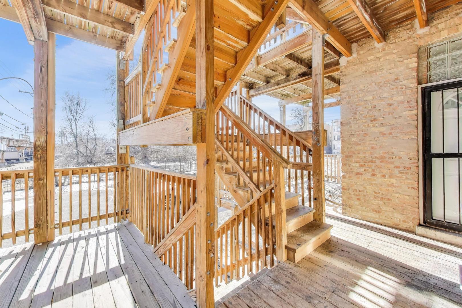 313 East 60th Street, Unit 1 Chicago, IL 60637 - Photo 44 of 49