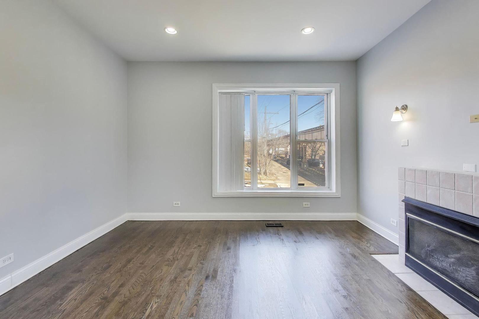 313 East 60th Street, Unit 1 Chicago, IL 60637 - Photo 5 of 49