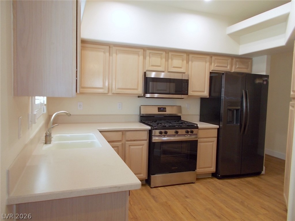 112 Golf Course Street Las Vegas, NV 89145 - Photo 7 of 27