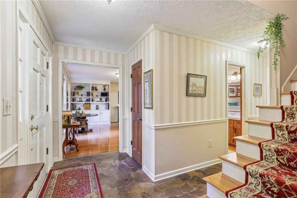 5510 Rodney Lane Southwest Stone Mountain, GA 30087 - Photo 5 of 45