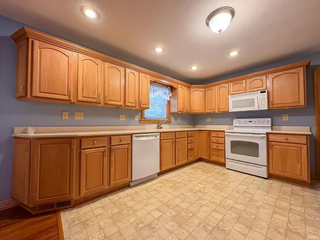 $240,000 | 2007 Jackson Drive, Vincennes, IN 47591