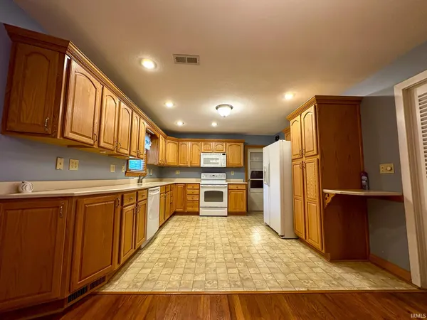 $219,900 | 2007 Jackson Drive, Vincennes, IN 47591