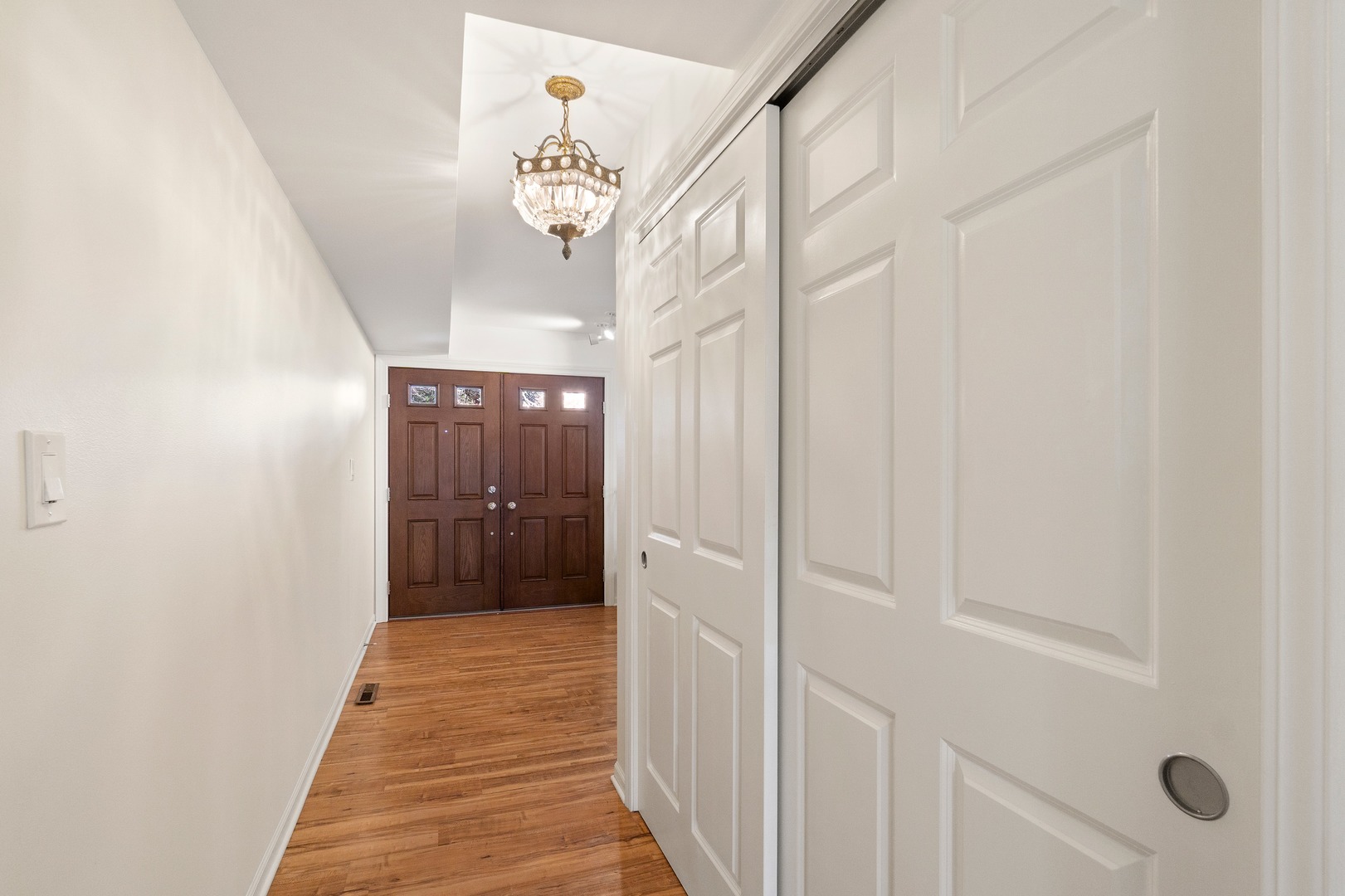 49 Mulberry Road Deerfield, IL 60015 - Photo 3 of 17 a view of a hallway