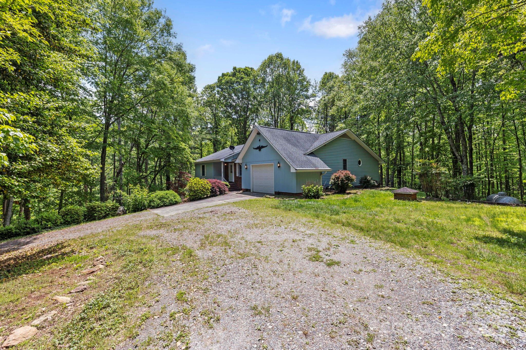 426 Pinners Cove Road Asheville, NC 28803 - Photo 3 of 27