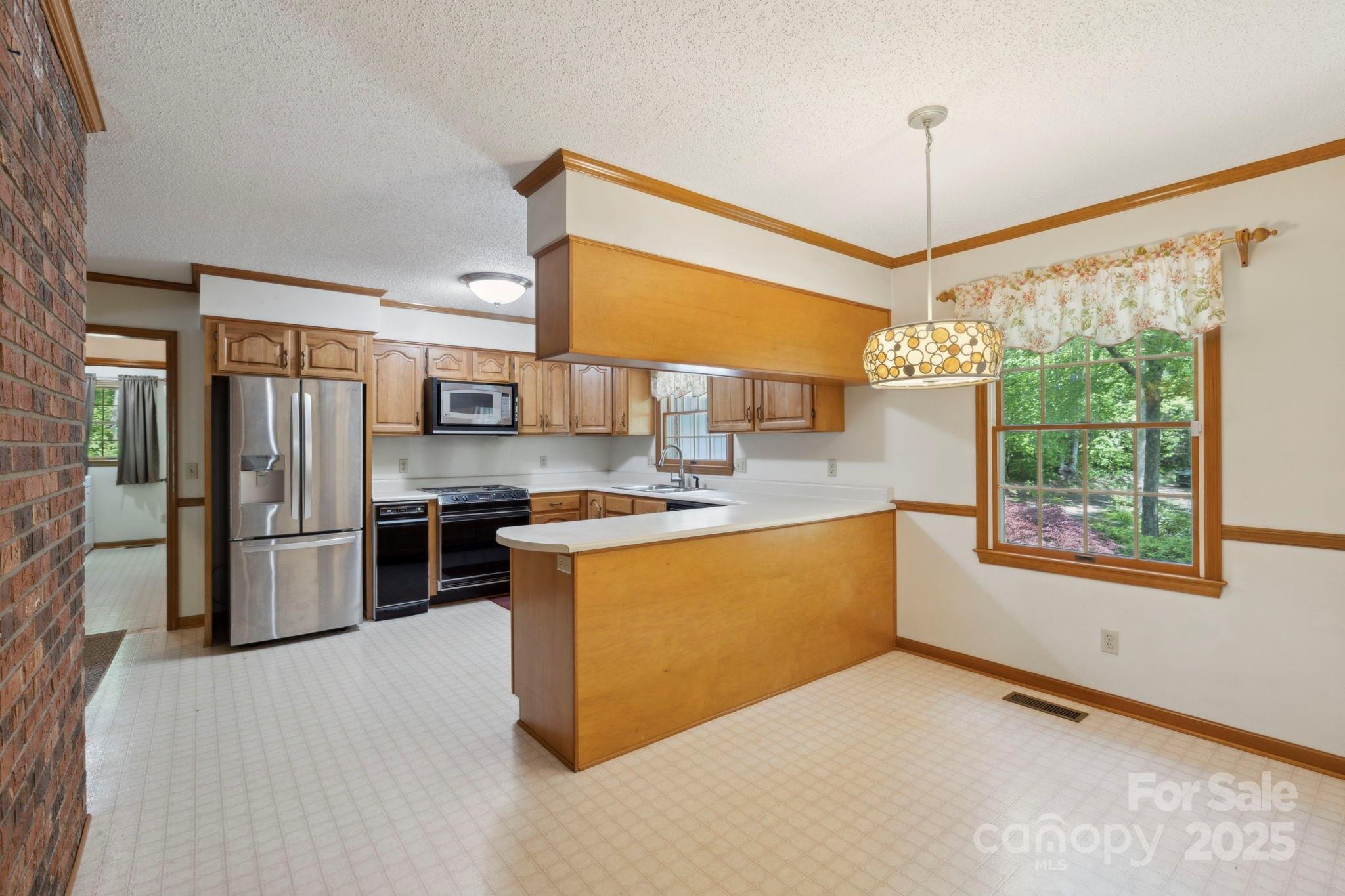 426 Pinners Cove Road Asheville, NC 28803 - Photo 6 of 27