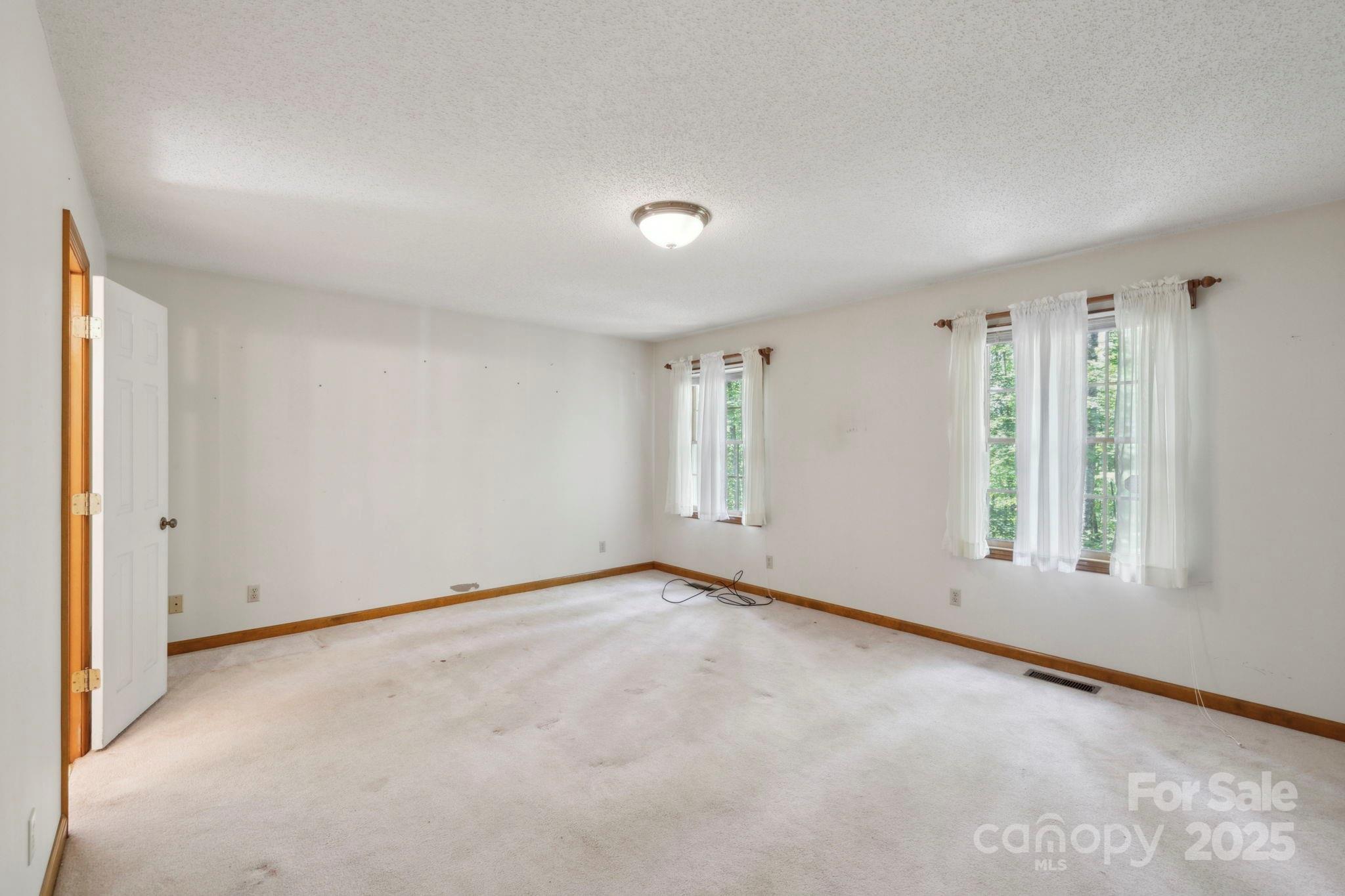 426 Pinners Cove Road Asheville, NC 28803 - Photo 10 of 27