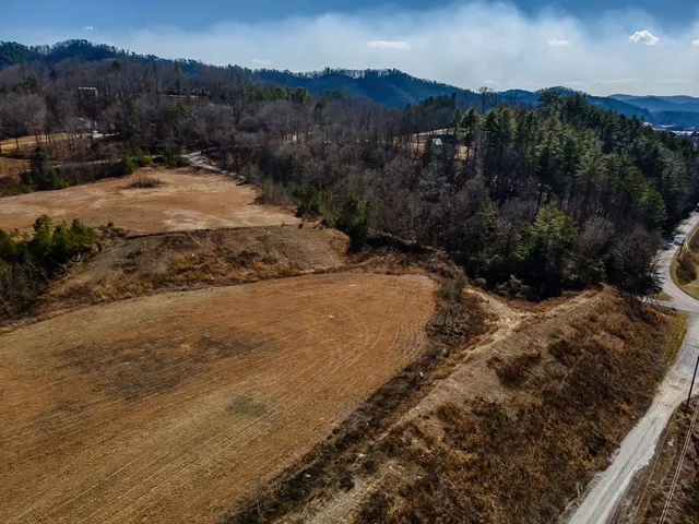 $1,400,000 | 1 Snap-On Drive, Murphy, NC 28906