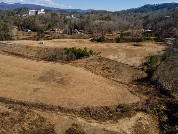 $1,400,000 | 1 Snap-On Drive, Murphy, NC 28906