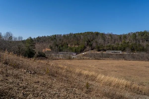 $1,400,000 | 1 Snap-On Drive, Murphy, NC 28906