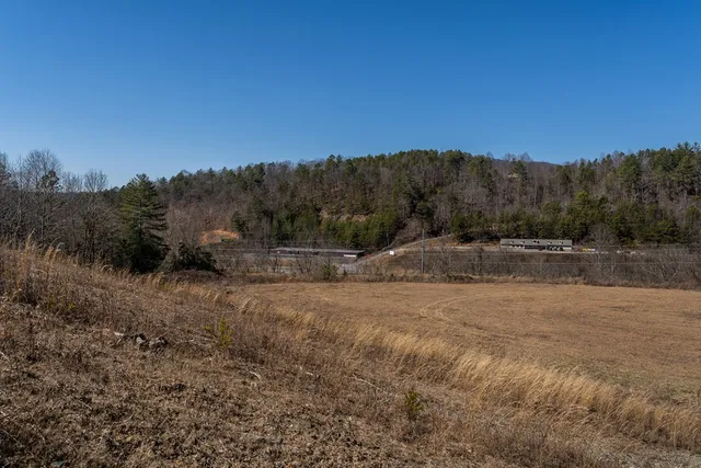 $1,400,000 | 1 Snap-On Drive, Murphy, NC 28906