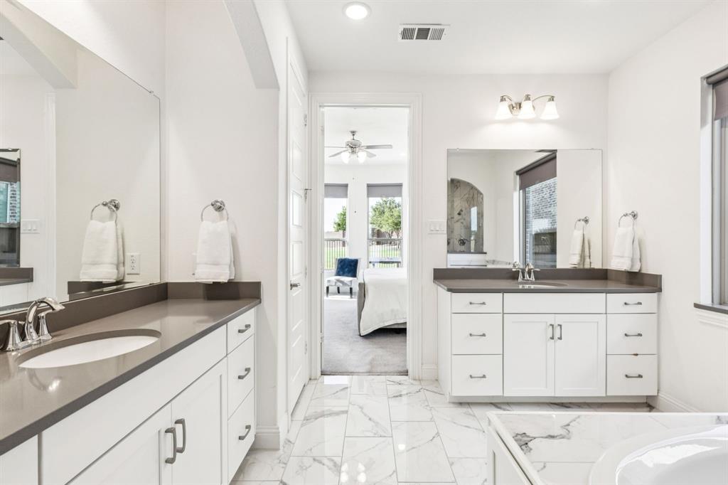 11354 Gable Circle Flower Mound, TX 76262 - Photo 21 of 33