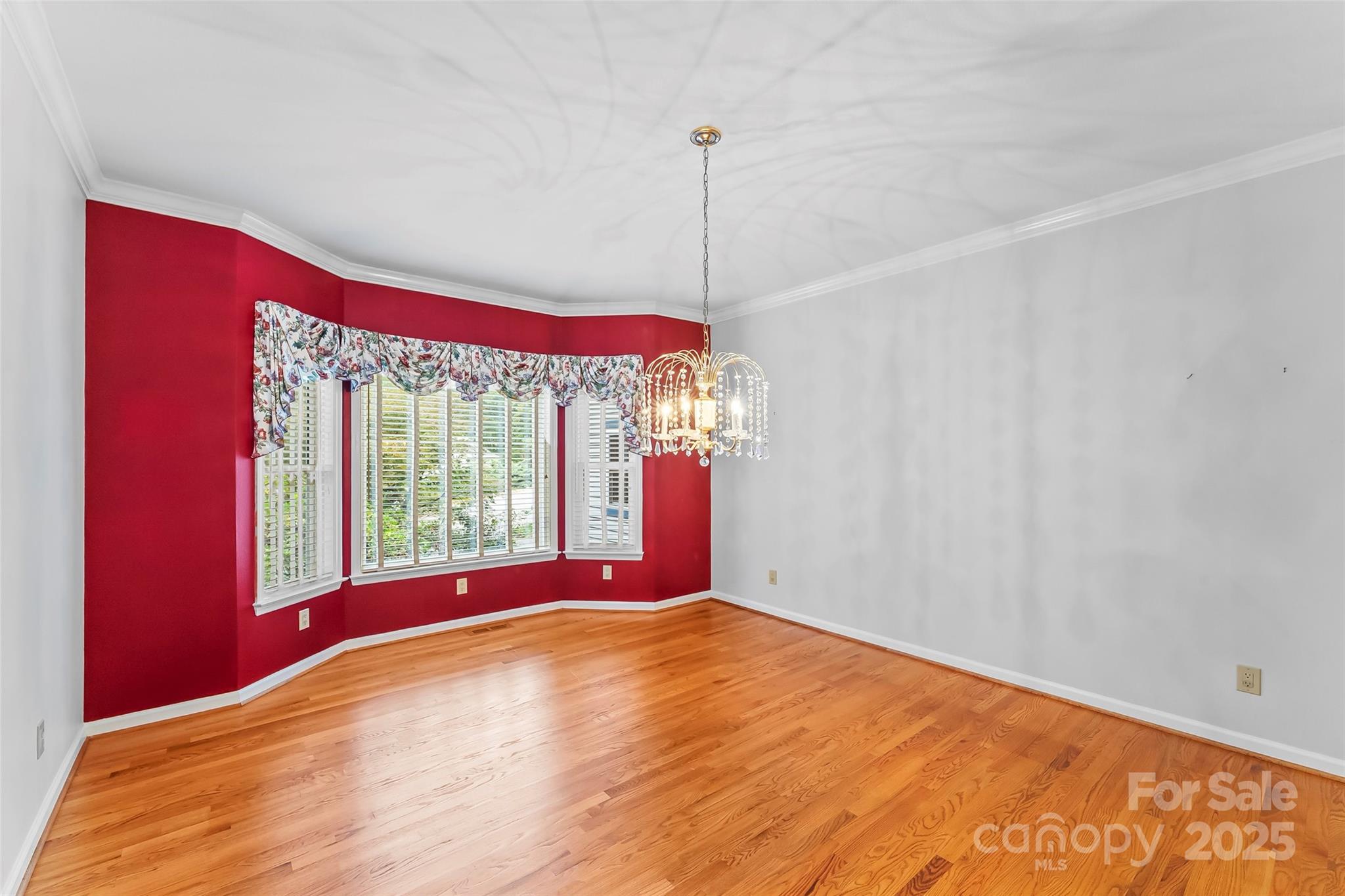 506 Kings Ridge Asheville, NC 28804 - Photo 21 of 44 a very nice looking room with a large window