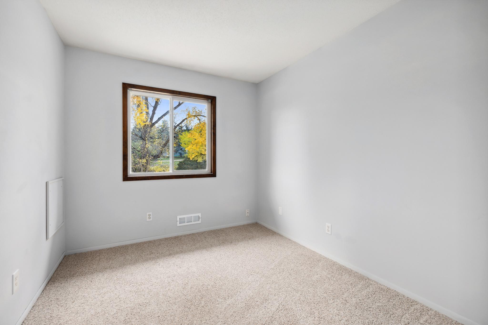 1375 Easter Lane Eagan, MN 55123 - Photo 11 of 30