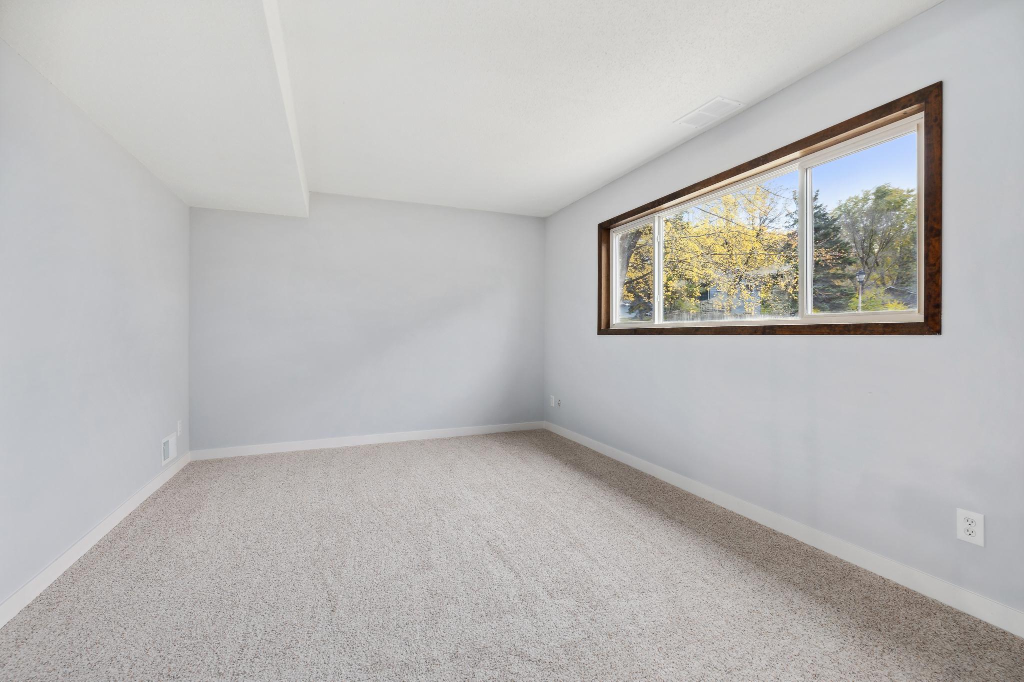 1375 Easter Lane Eagan, MN 55123 - Photo 10 of 30