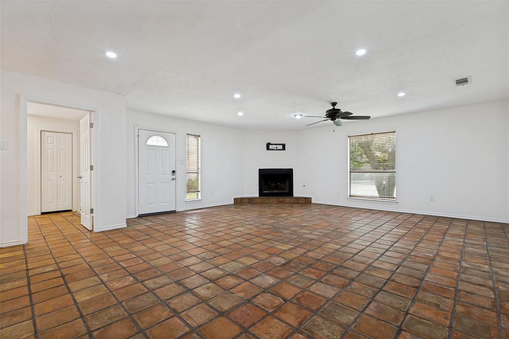 5045 Thunder Road Dallas, TX 75244 - Photo 2 of 22